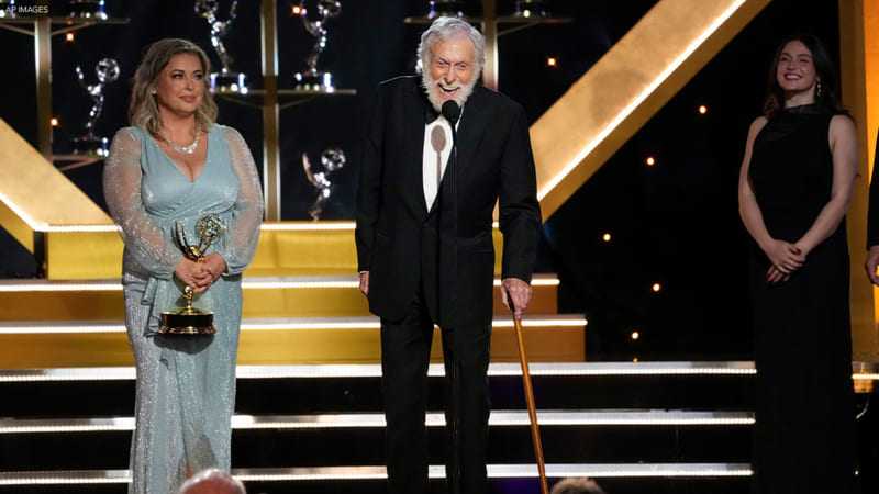 Dick Van Dyke premiato con Emmy