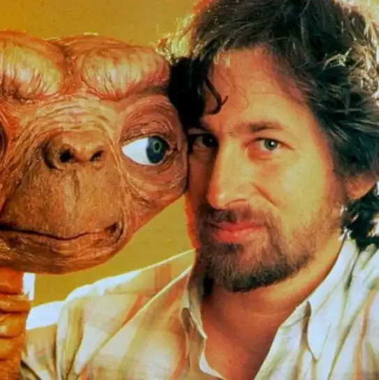Steven Spielberg, il nuovo film fa tornare gli UFO al cinema