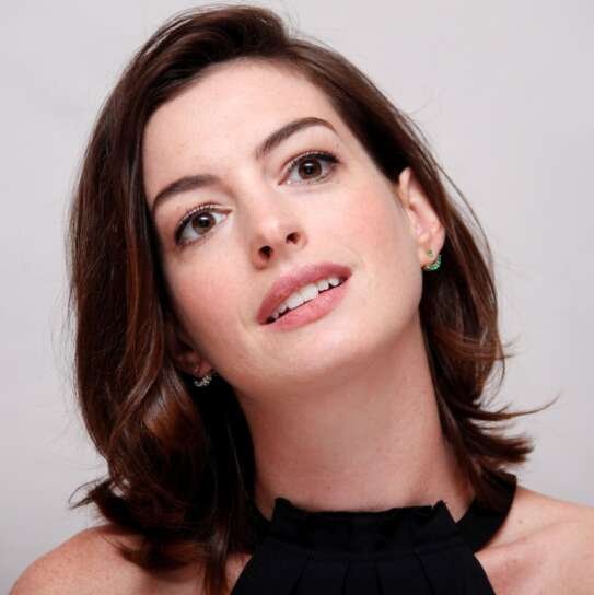 anne-hathaway-foto