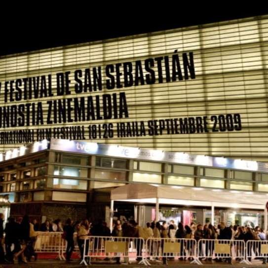 Angelina Jolie e Franz Kafka tra le stelle del Festival di San Sebastián 2025