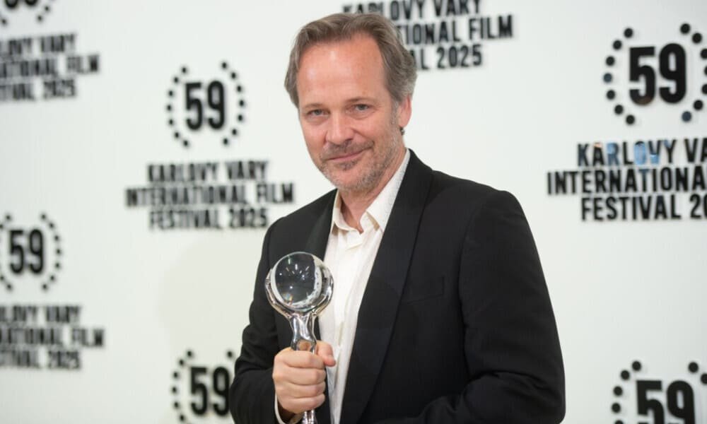Peter Sarsgaard: un appello politico al KVIFF, la notizia su Almanacco Cinema