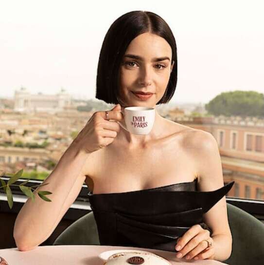 Emily in Paris, Lily Collins
