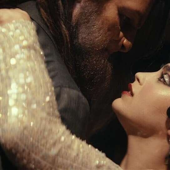 Mostruosamente tuo, recensione almanacco cinema