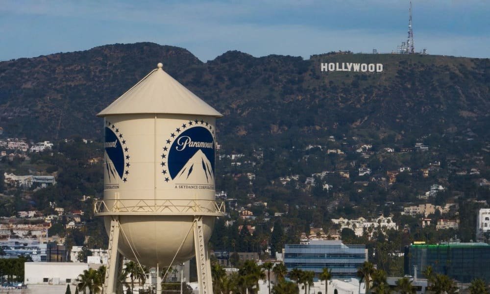 Fusione Paramount-Warner Bros., continua la petizione contraria
