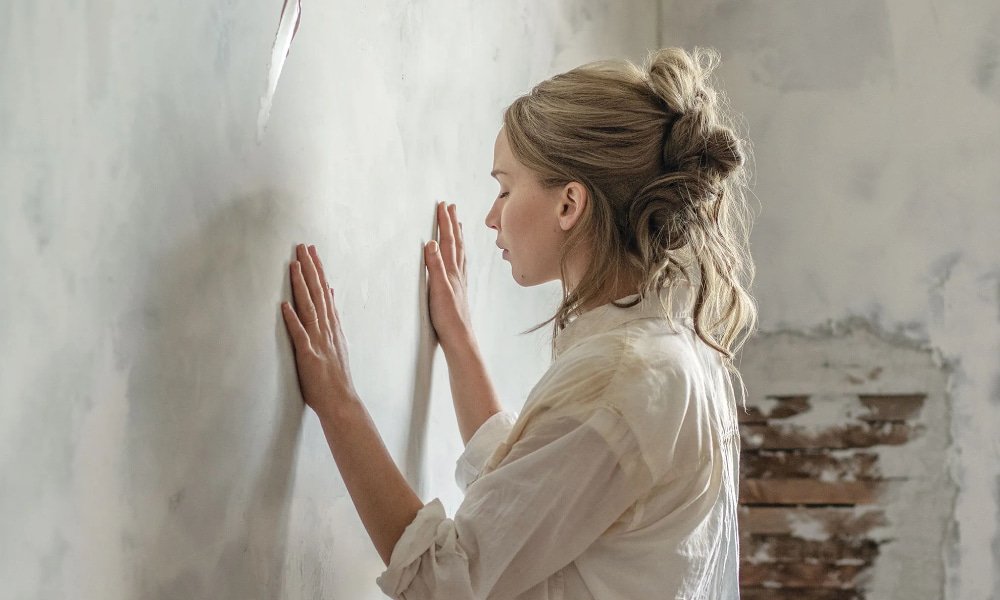 Jennifer Lawrence in Madre!