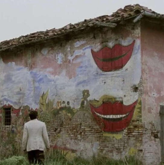 La casa dalle finestre che ridono, la recensione su Almanacco Cinema