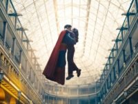 Superman, il potente trailer rilancia l’uomo d’acciaio