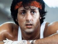 Sylvester Stallone nei panni di Rocky Balboa, raccontato prossimamente nel biopic I Play Rocky (Rocky sono io) di Peter Farrell