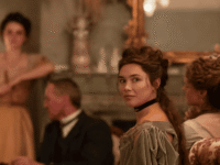 East of Eden, una scena della serie Netflix con Florence Pugh
